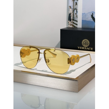 Versace AAA Quality Sunglasses in 214926