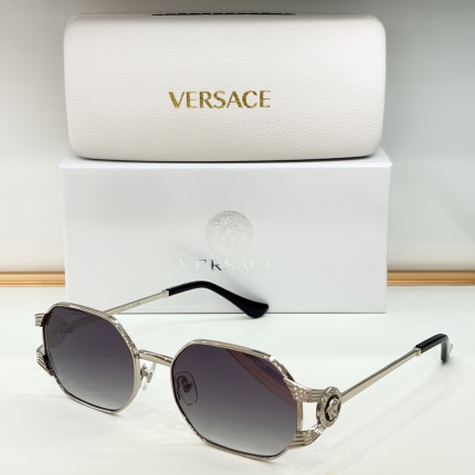 Versace AAA Quality Sunglasses in 214935