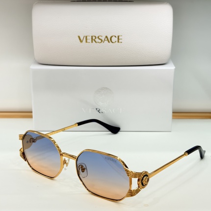 Versace AAA Quality Sunglasses in 214937