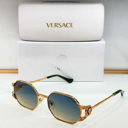 Versace AAA Quality Sunglasses in 214939