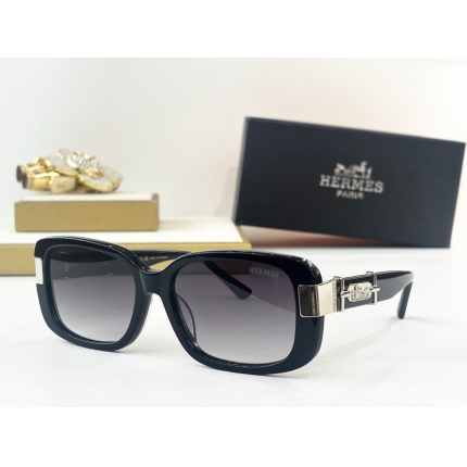 Hermes AAA Quality  Sunglasses in 215125