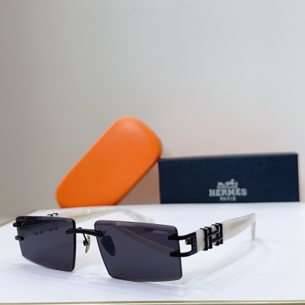 Hermes AAA Quality  Sunglasses in 215130