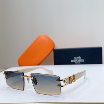 Hermes AAA Quality  Sunglasses in 215131