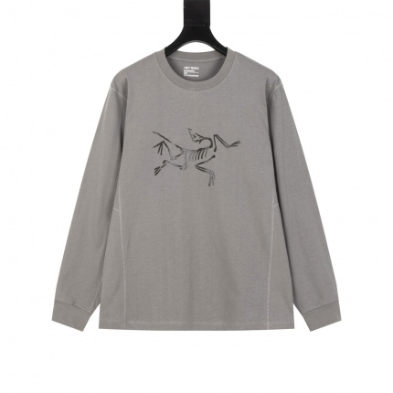 ARC TERYX Long-Sleeved T-Shirt for Men in 215259
