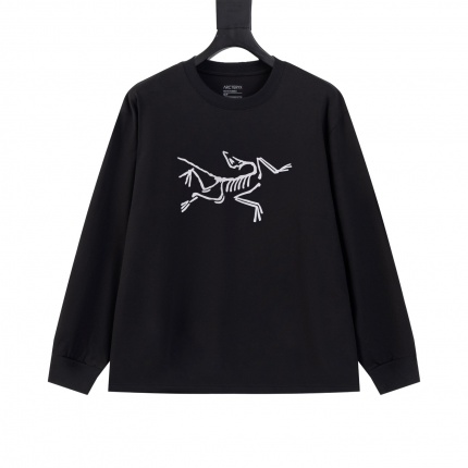 ARC TERYX Long-Sleeved T-Shirt for Men in 215260