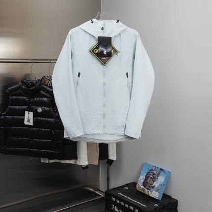 ARC TERYX Jackets for Men in 215297