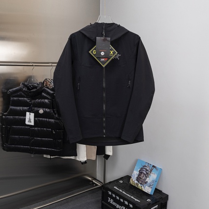 ARC TERYX Jackets for Men in 215298