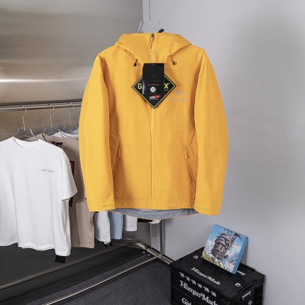 ARC TERYX Jackets for Men in 215300