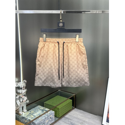 Gucci Short Pants For Men in 215730