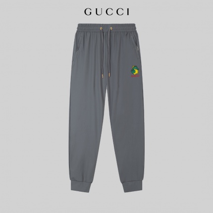 Gucci Short Pants For Men in 215755