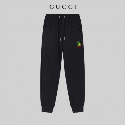 Gucci Short Pants For Men in 215756