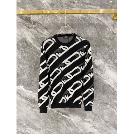 Fendi Sweaters for Men in 216101