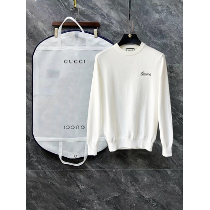Gucci Long-Sleeved T-shirts for Men in 216110