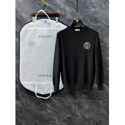 Gucci Long-Sleeved T-shirts for Men in 216112