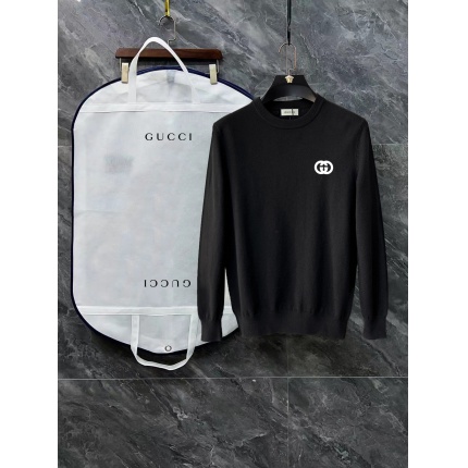 Gucci Long-Sleeved T-shirts for Men in 216115