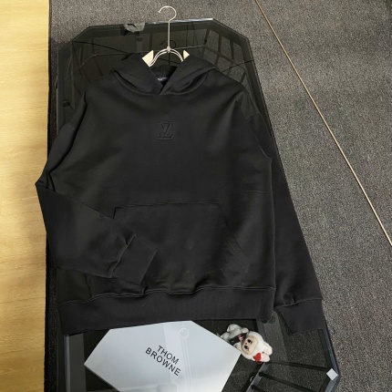 Louis Vuitton Hoodies for Men in 216550