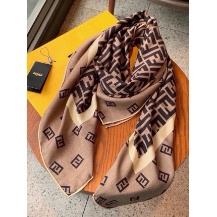 New Fendi high-quality scarf in 216713