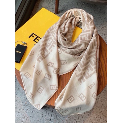 New Fendi high-quality scarf in 216714