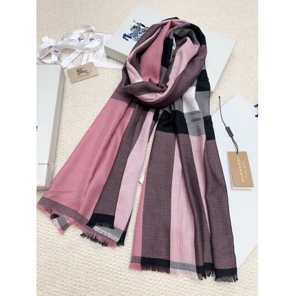 New Burberry high-quality scarf in 216753