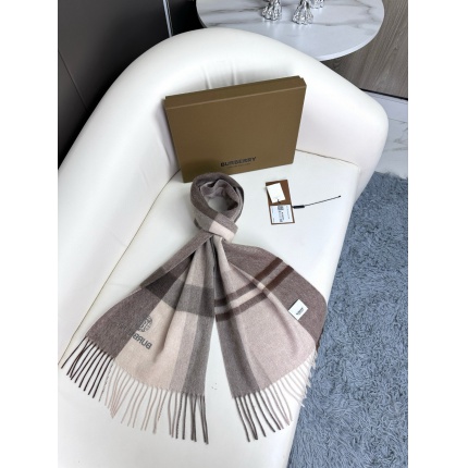 New Burberry high-quality scarf in 216757