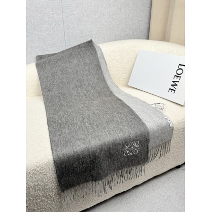 New Loewe high-quality scarf in 216978