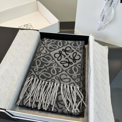 New Loewe high-quality scarf in 216985