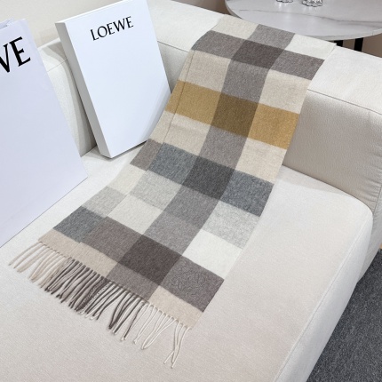New Loewe high-quality scarf in 216995