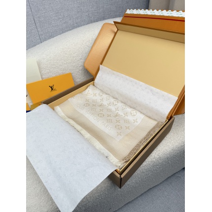 New Louis Vuitton high-quality scarf in 217021