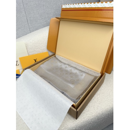 New Louis Vuitton high-quality scarf in 217022