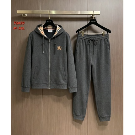 Burberry Tracksuits for Men in 217187
