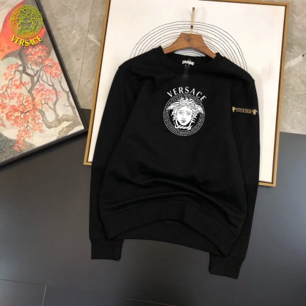 Versace Hoodies for Men in 217209