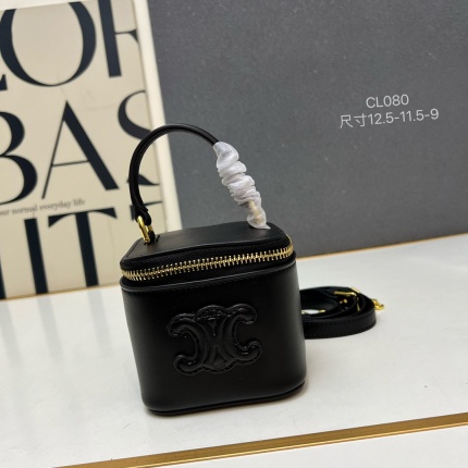 CELINE AAA Quality Handbags in 217345