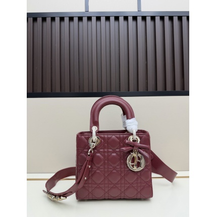 New Dior high-quality handbag in 217413