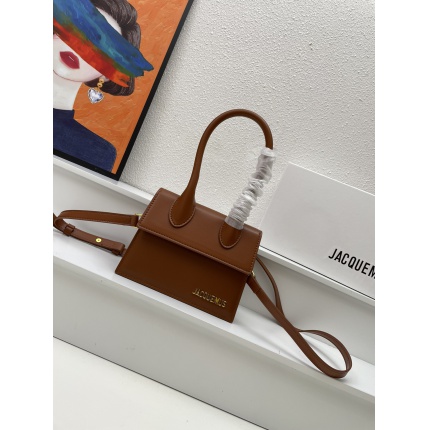 New  Jacquemus high-quality handbag in 217447