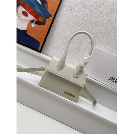 New  Jacquemus high-quality handbag in 217453