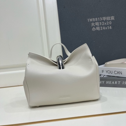 New  Jacquemus high-quality handbag in 217479