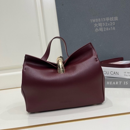 New  Jacquemus high-quality handbag in 217480
