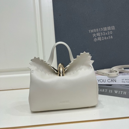 New  Jacquemus high-quality handbag in 217482