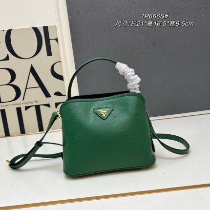 New Proda high-quality handbag in 217510