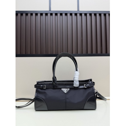 New Proda high-quality handbag in 217516