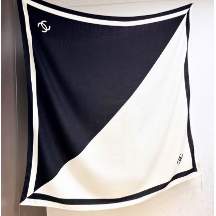 New  Chanel high-quality scarf in 217640