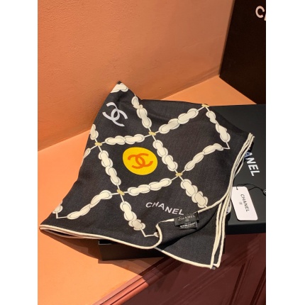 New  Chanel high-quality scarf in 217653