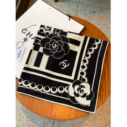 New  Chanel high-quality scarf in 217690