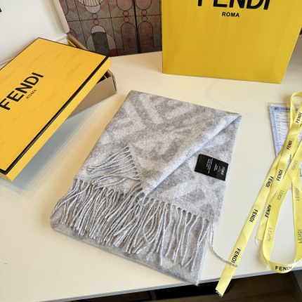 New  Fendi high-quality scarf in 217718