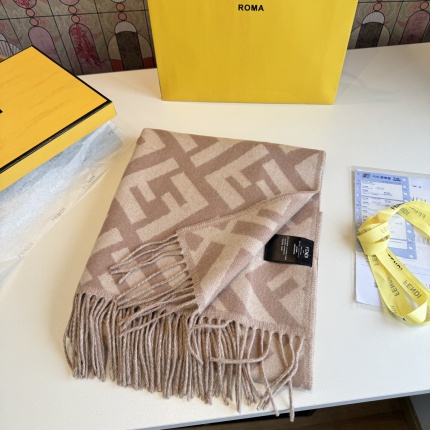 New  Fendi high-quality scarf in 217720