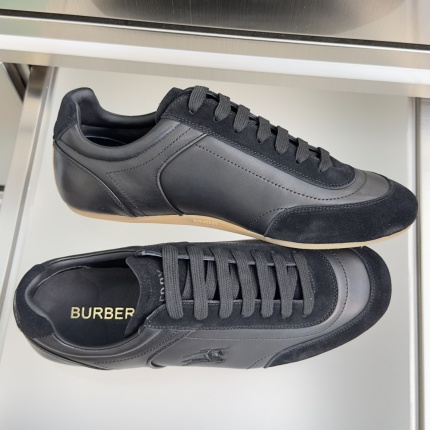 Burberry Sneakers For Men in 217881