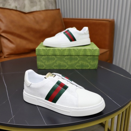 Gucci Sneakers For Men in 217897