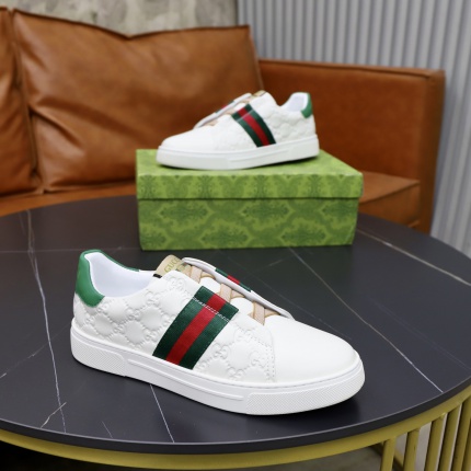 Gucci Sneakers For Men in 217898