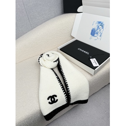 Chanel Scarf in 218111