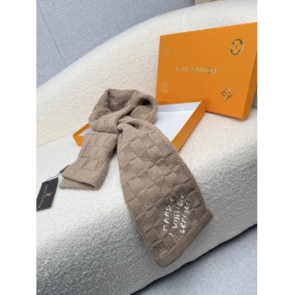 Louis Vuitton Scarf for Men in 218190